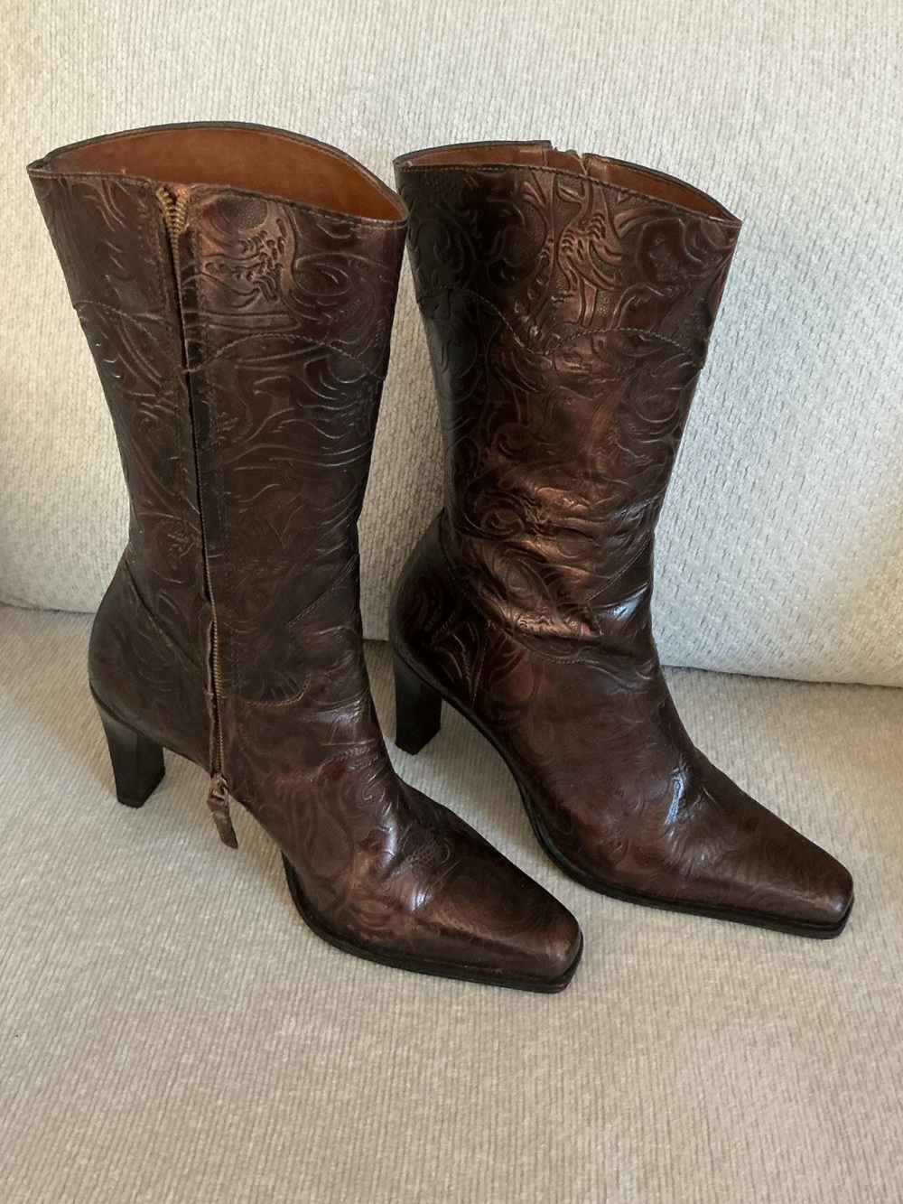 ANTONIO MELANI โCassidyโ Brown Floral Tooled Leather Western Boots